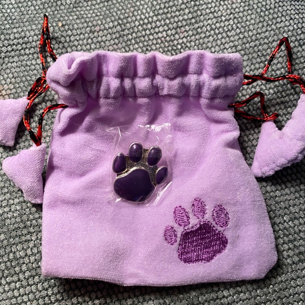 Paw Pin
